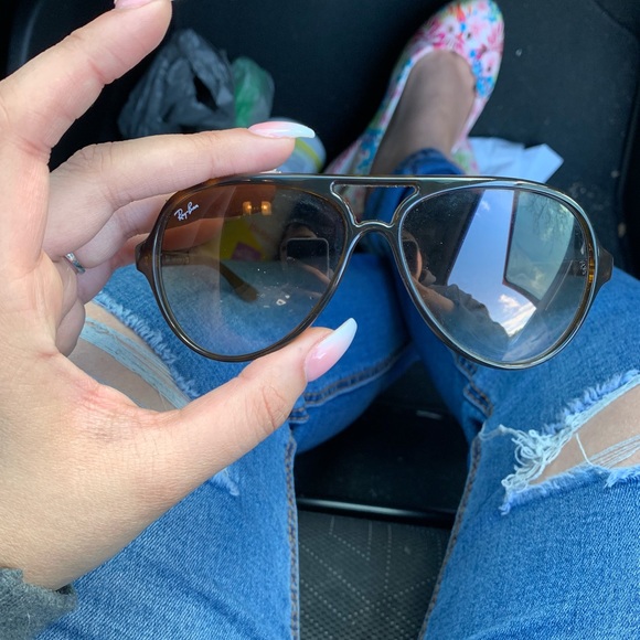 Ray Bans - Picture 5 of 5